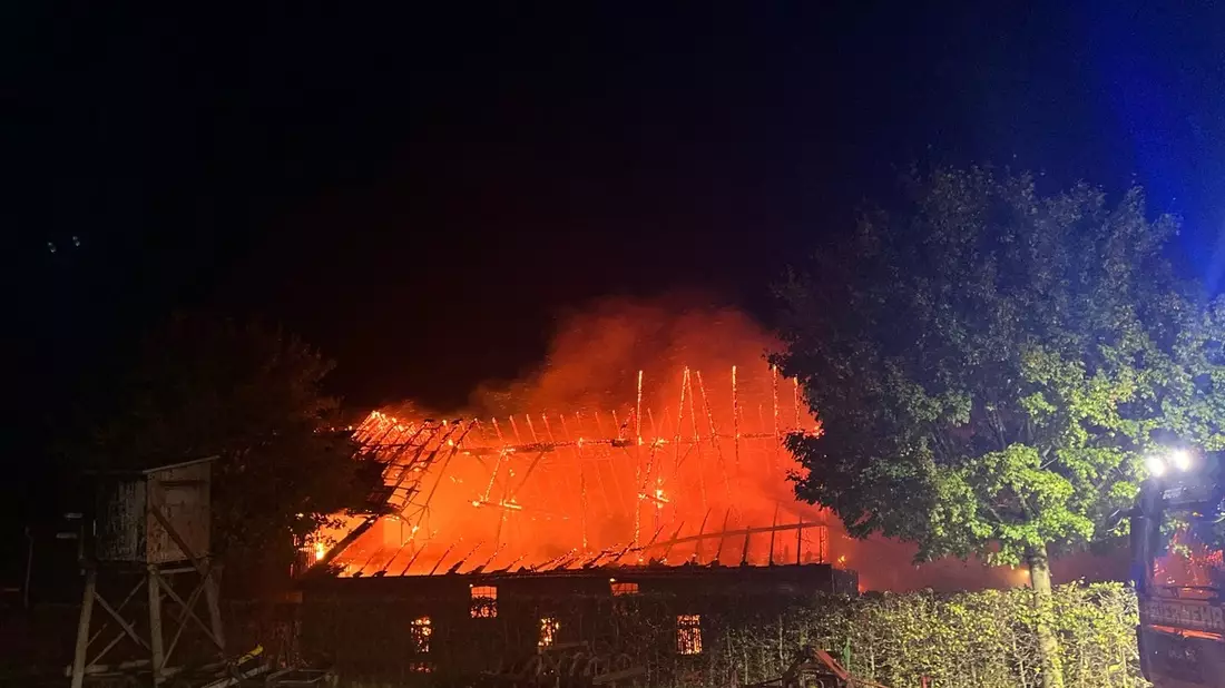 POL-COE: Ascheberg, Forsthövel-Merschstraße/ Brand einer Scheune - Bild: presseportal.de