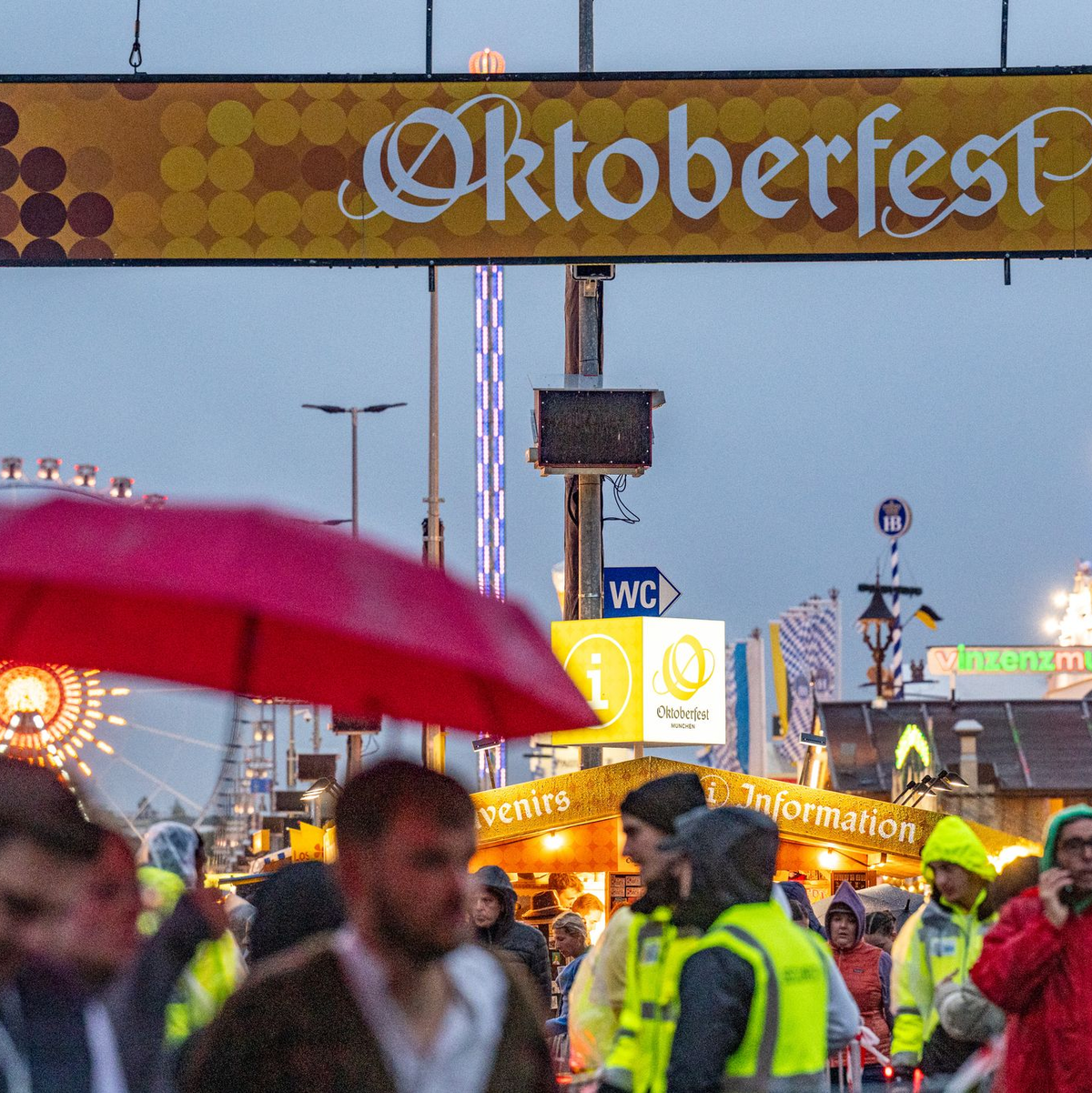 6,5 Millionen Menschen haben nach offiziellen Angaben das Oktoberfest besucht. - Foto: Armin Weigel/dpa