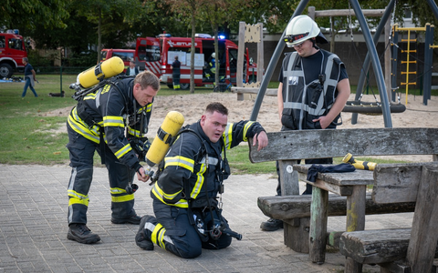 FW-KLE: Realitätsnahe Großübung an der St. Markus Grundschule in Schneppenbaum - Feuerwehr, Rettungsdienst und DLRG trainieren den Ernstfall gemeinsam - Foto: presseportal.de