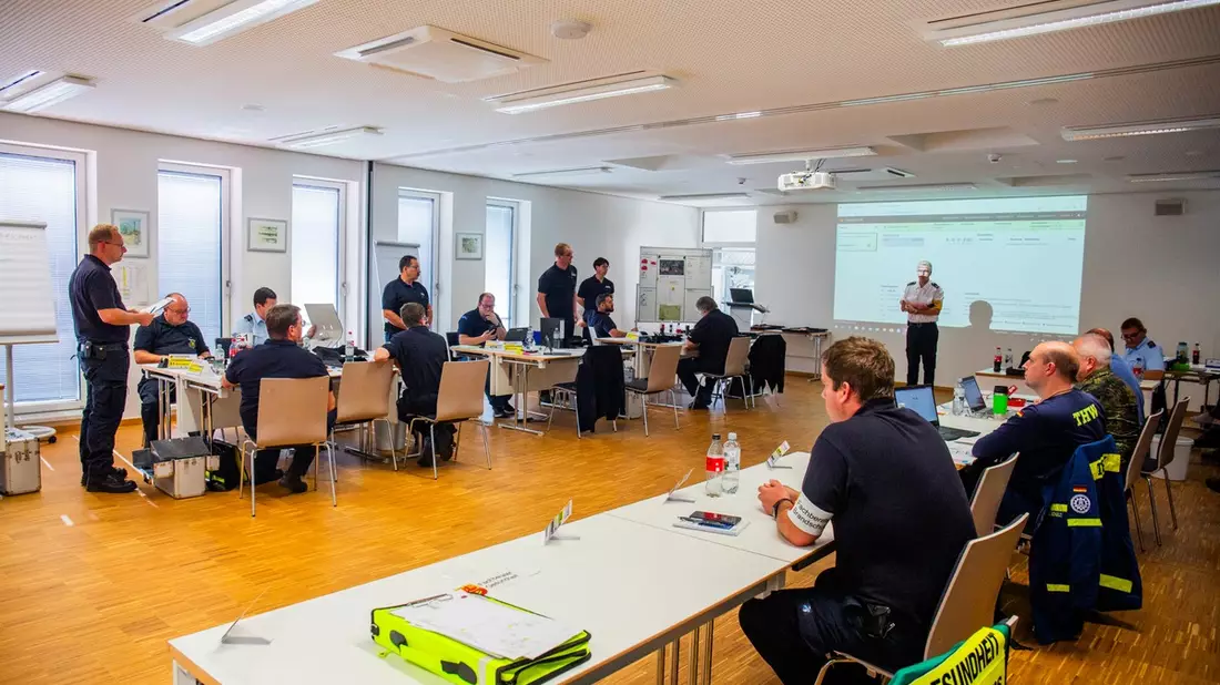 FW Alzey-Worms: Hochwasser 2025: Landkreis Alzey-Worms testet Katastrophenschutz unter realistischen Bedingungen - Bild: presseportal.de