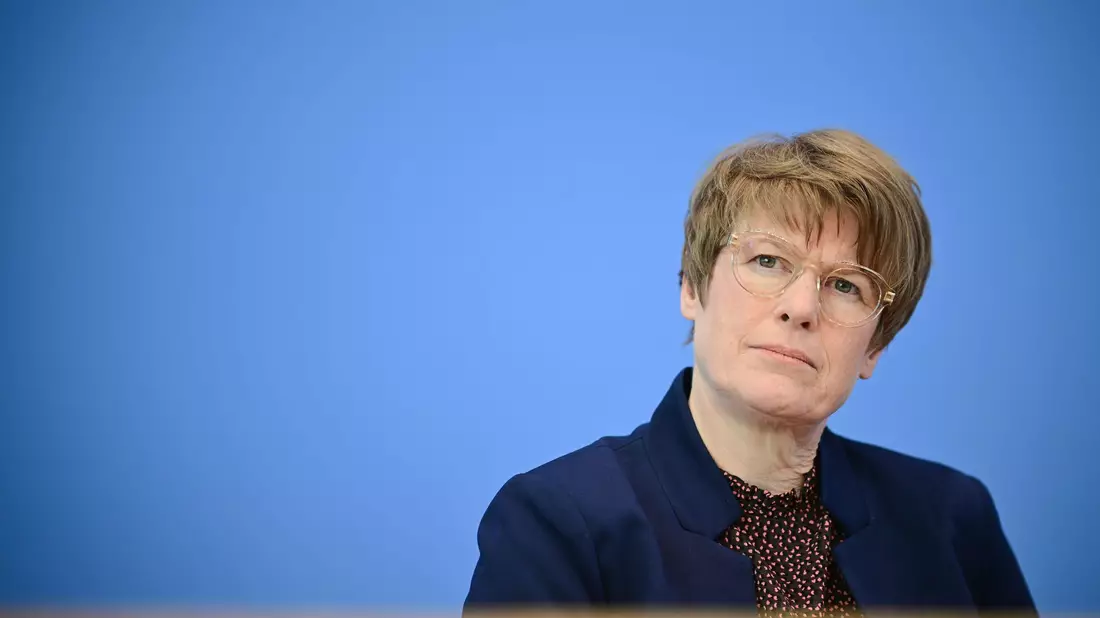 Berater von Wirtschaftsministerin Katherina Reiche sehen Deutschland in einer schweren strukturellen Krise. - Bild: Sebastian Christoph Gollnow/dpa