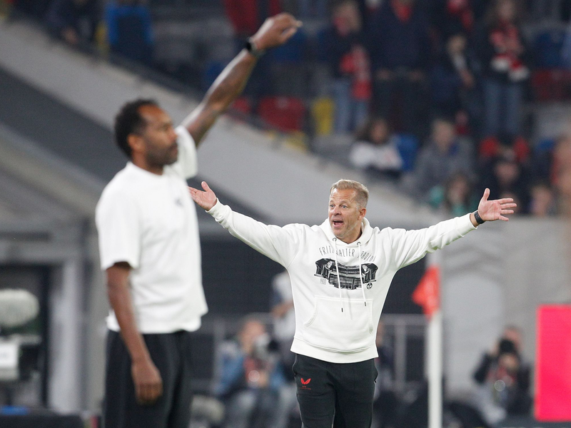 Markus Anfang (r) wird bei Fortuna Düsseldorf Nachfolger von Daniel Thioune. (Archivbild)   - Foto: Roland Weihrauch/dpa