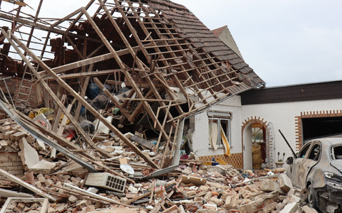 Die Ursache für die Explosion war zunächst unklar. - Foto: René Priebe/dpa