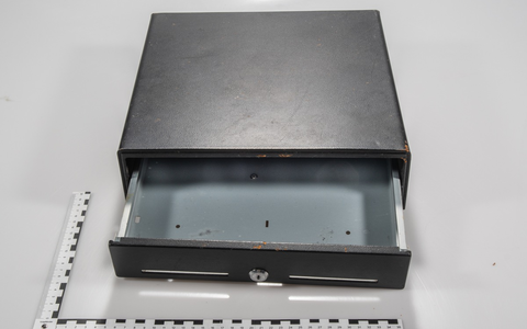 POL-CUX: Aufgefundene Geldkassette in Cuxhaven - Zeugenaufruf (Foto im Anhang) - Foto: presseportal.de