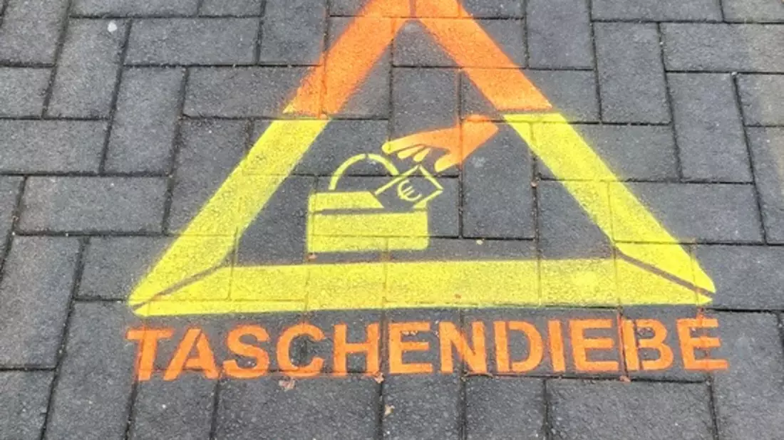 POL-ME: Augen auf - Tasche zu! - Polizei warnt vor Taschendieben - 2510019 - Bild: presseportal.de