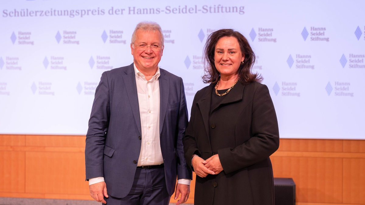 DIE RAUTE - ein Statussymbol für Schülerzeitungsredaktionen / Hanns-Seidel-Stiftung verleiht Preise an Schulen / Markus Ferber: 