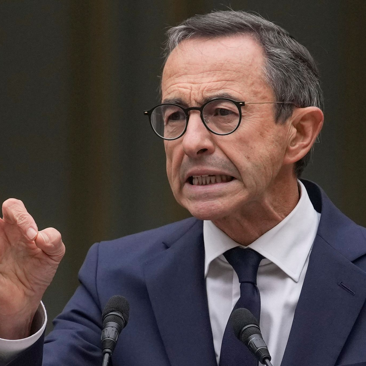 Der Chef der Konservativen war mit der Zusammensetzung des neuen Kabinetts unzufrieden oder drohte mit dem Rückzug aus der Regierung (Archivbild). - Foto: Christophe Ena/AP/dpa