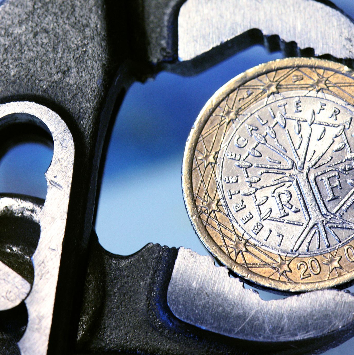 Nehmen Finanzspekulanten Frankreich in die Zange? (Symbolbild) - Foto: picture alliance / dpa