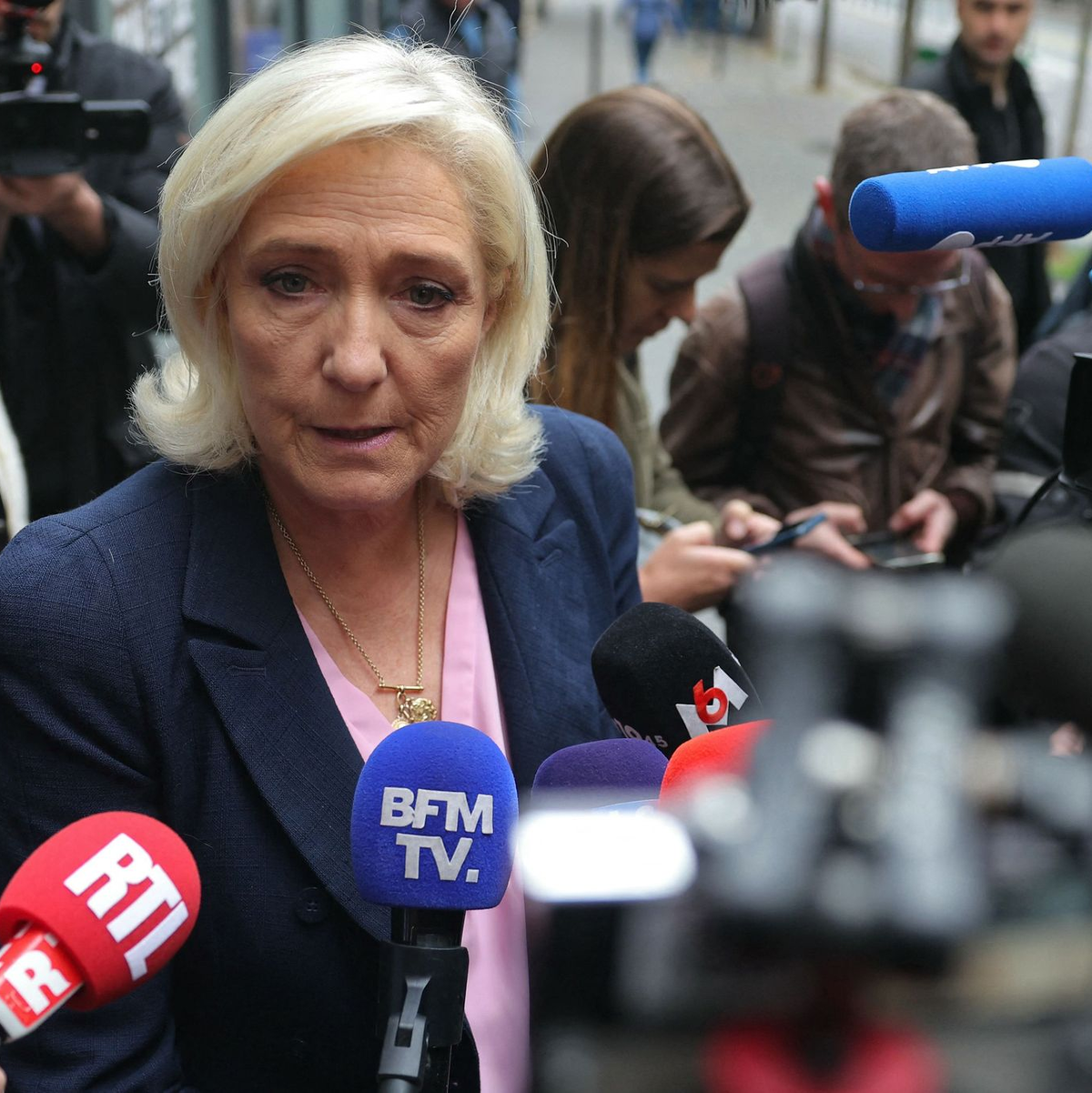 Bei Neuwahlen könnte das rechte Rassemblement National seine Position weiter festigen. - Foto: Thomas Samson/AFP/dpa