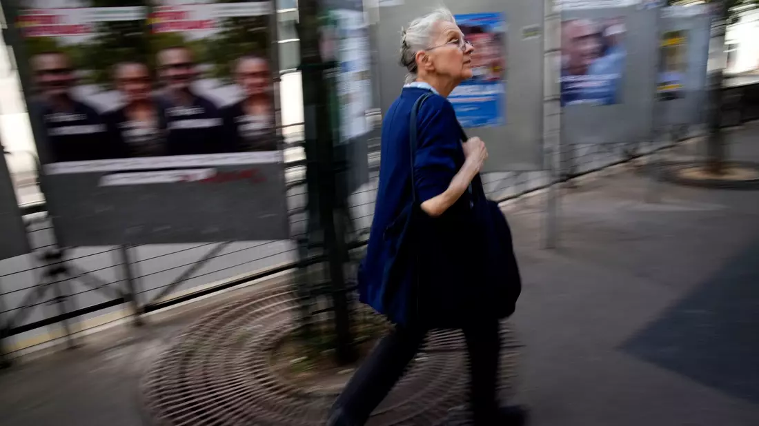 Ob es bei Neuwahlen klarere Machtverhältnisse im französischen Parlament gäbe, ist offen (Archivbild). - Bild: Christophe Ena/AP/dpa