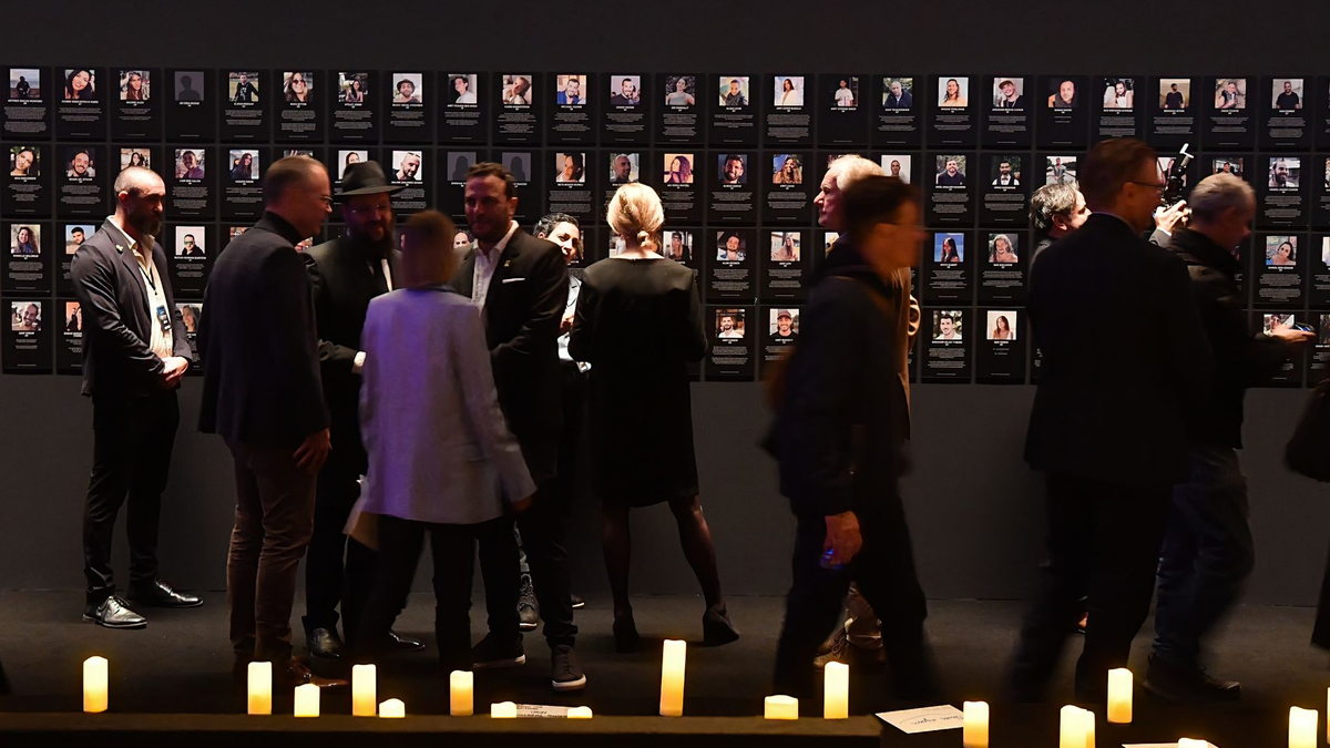 Weimer will die Ausstellung zur Attacke auf das Nova Music Festival besuchen. - Foto: Paul Zinken/dpa
