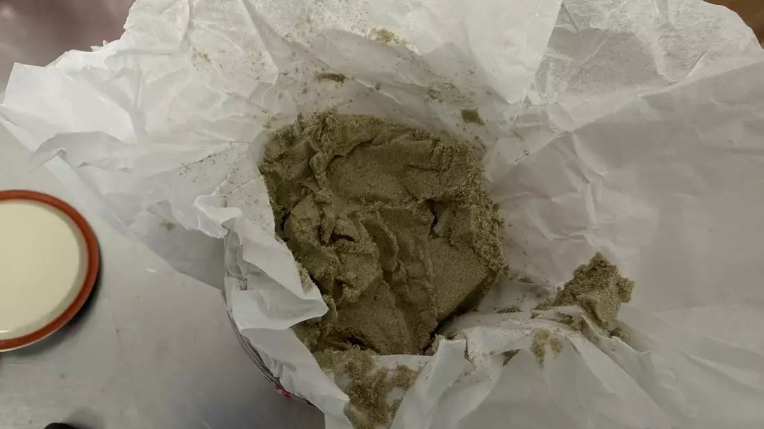 HZA-K: Kölner ZOLL findet am Tag der Deutschen Einheit Drogen für rund 2,1 Millionen Euro in Paketen/Mehr als 83 Kilo Marihuana, fast zehn Kilo Haschisch und knapp zwei Kilo Cannabis-Paste sichergestellt - Bild: presseportal.de