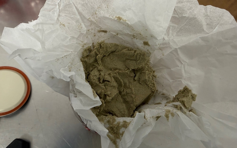 HZA-K: Kölner ZOLL findet am Tag der Deutschen Einheit Drogen für rund 2,1 Millionen Euro in Paketen/Mehr als 83 Kilo Marihuana, fast zehn Kilo Haschisch und knapp zwei Kilo Cannabis-Paste sichergestellt - Foto: presseportal.de