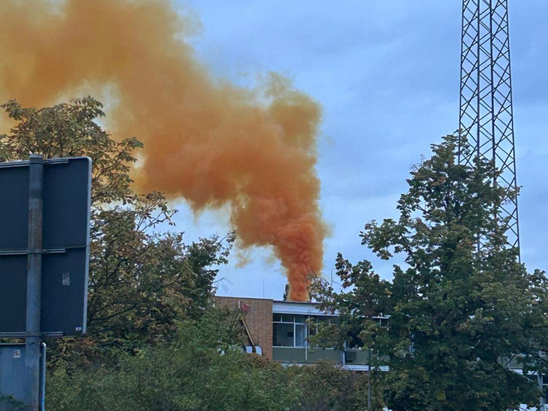 Bei Aschaffenburg lief ein großer Feuerwehreinsatz. - Foto: Ralt Hettler/dpa