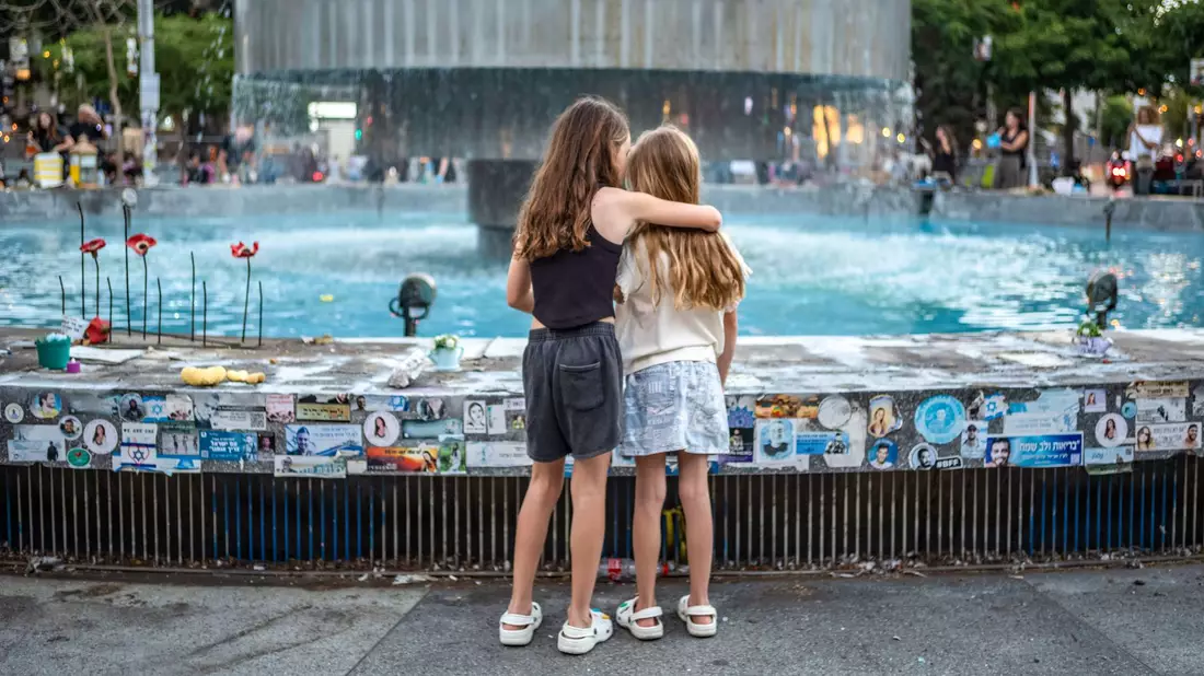 Das Massaker vom 7. Oktober 2023 hat ein ganzes Land traumatisiert. (Archivbild) - Bild: Ilia Yefimovich/dpa