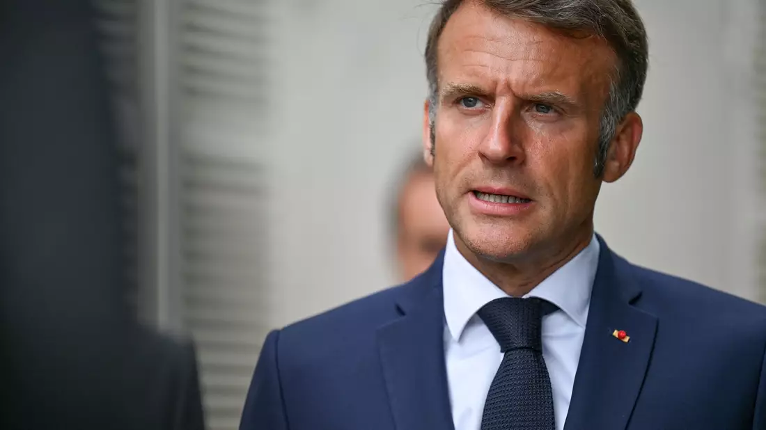 Macron muss entscheiden, ob er Neuwahlen ausruft oder ob es einen anderen Ausweg aus der Regierungskrise gibt (Archivbild). - Bild: Philippe Magoni/EPA POOL/AP/dpa