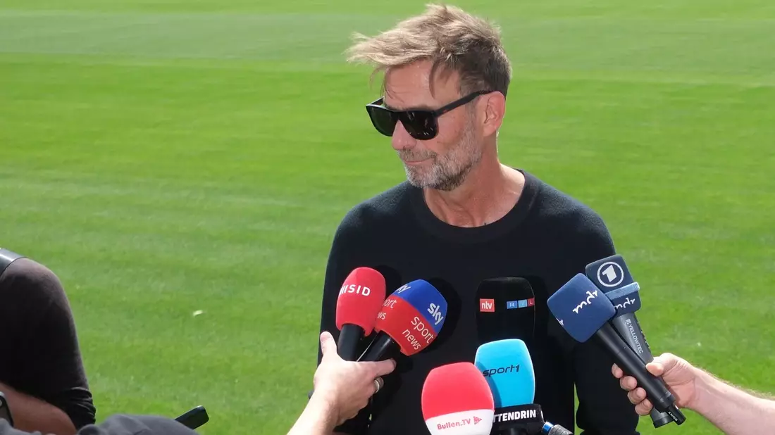 Jürgen Klopp ist von dem Vorschlag wenig begeistert. - Bild: Sebastian Willnow/dpa