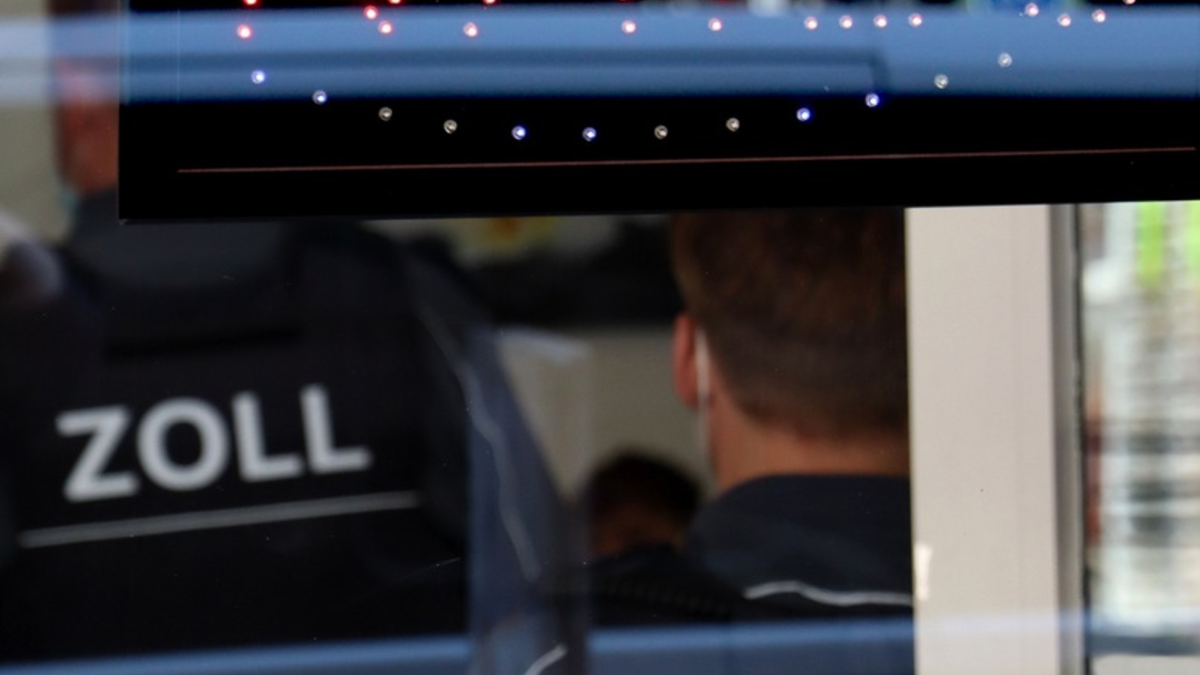 HZA-MS: Nageldesigner arbeitete unter falscher Identität / Zoll deckt erneut illegalen Aufenthalt im Kreis Borken auf - Foto: presseportal.de