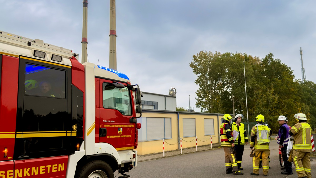 FW-OLL: Freiwillige Feuerwehren der Gemeinde Großenkneten absolvieren Einsatzübung rund um Erdgasaufbereitungsanlage - Foto: presseportal.de