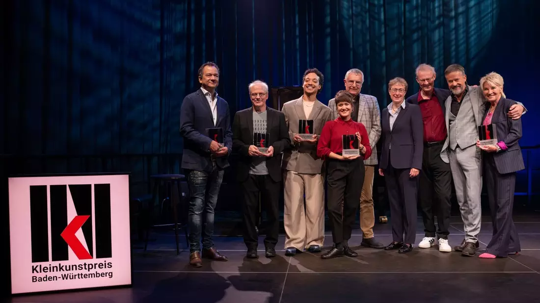 Kleinkunstpreis Baden-Württemberg 2025 verliehen: Kabarettist Stephan Bauer erhält den Ehrenpreis des Landes - Bild: presseportal.de