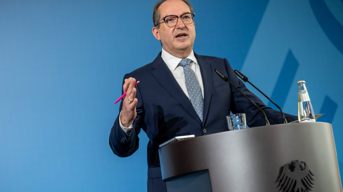 Nach den Plänen des Innenministers soll es jetzt schnell gehen.  - Foto: Michael Kappeler/dpa