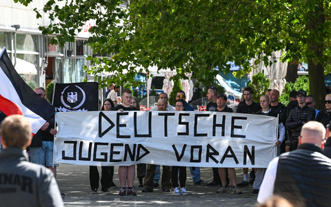 Die Gruppe «Deutsche Jugend Voran» wird von der Bundesregierung als Beispiel für eine junge, rechtsextreme Gruppierung genannt. (Archivbild) - Foto: Heiko Rebsch/dpa