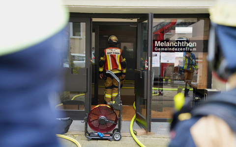 FW-E: Brandereignis im Gemeindezentrum - zwei Personen leicht verletzt - Foto: presseportal.de