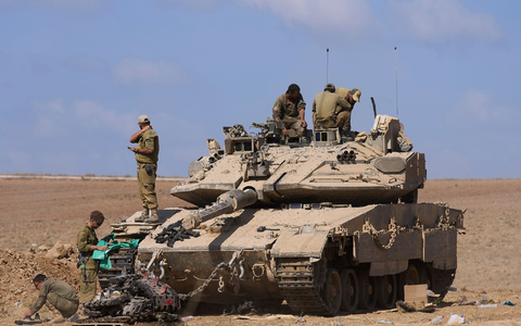 Die israelischen Streitkräfte sollen sich hinter eine vereinbarte Linie zurückziehen. (Archivbild) - Foto: Ariel Schalit/AP/dpa