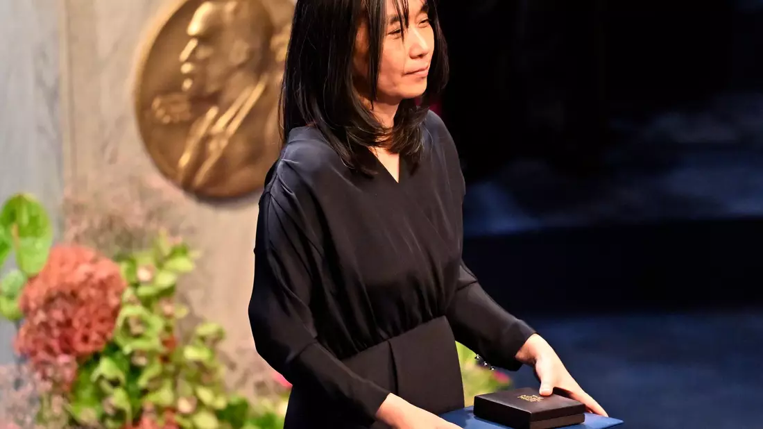 Die Literaturnobelpreisträgerin 2024: Han Kang aus Südkorea. (Archivbild) - Bild: Jonas Ekstroemer/TT News Agency via AP/dpa