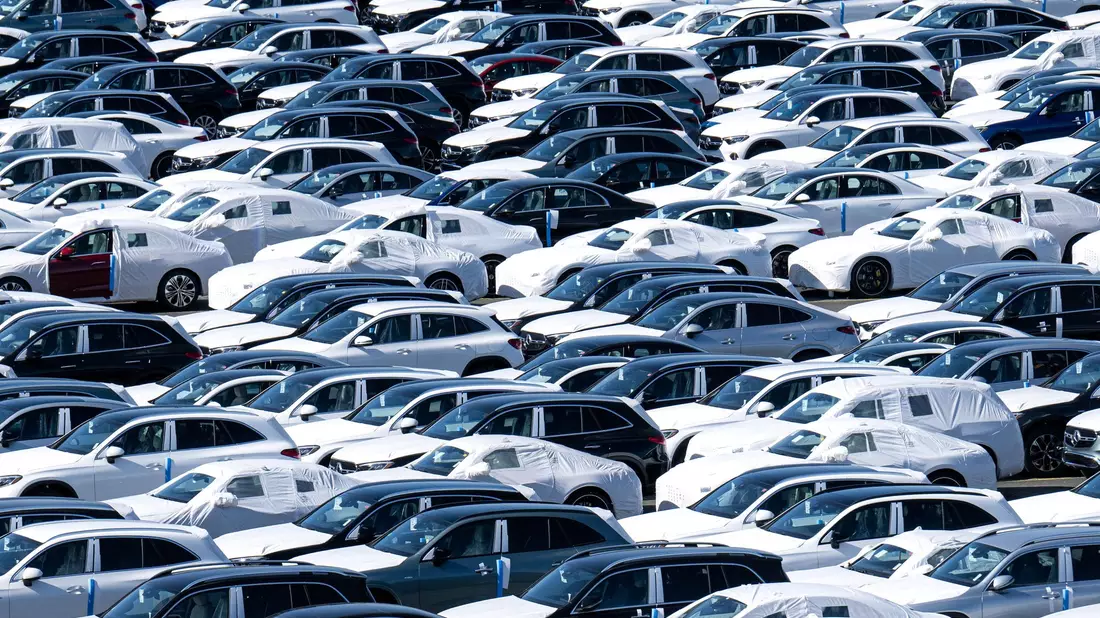 Die internationalen Geschäfte sind wichtig für die deutschen Autobauer. (Archivbild)  - Bild: Sina Schuldt/dpa