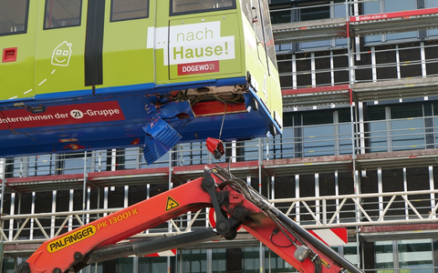 FW-DO: Ergänzung: FW-DO: Unfall zwischen H-Bahn und Autokran am Campus Nord - Bilddokumentation - Foto: presseportal.de
