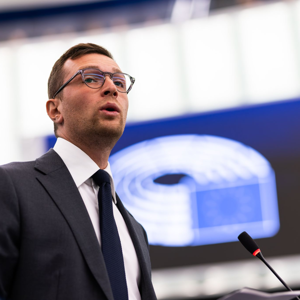 Der französische Politiker Jordan Bardella ist Vorsitzender der rechten PfE-Fraktion im Europaparlament. (Archivbild) - Foto: Philipp von Ditfurth/dpa