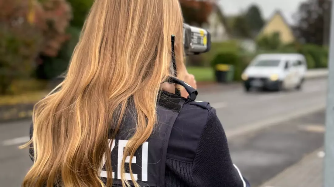 POL-HI: Geschwindigkeitskontrollen am Seecamp Derneburg - Bild: presseportal.de