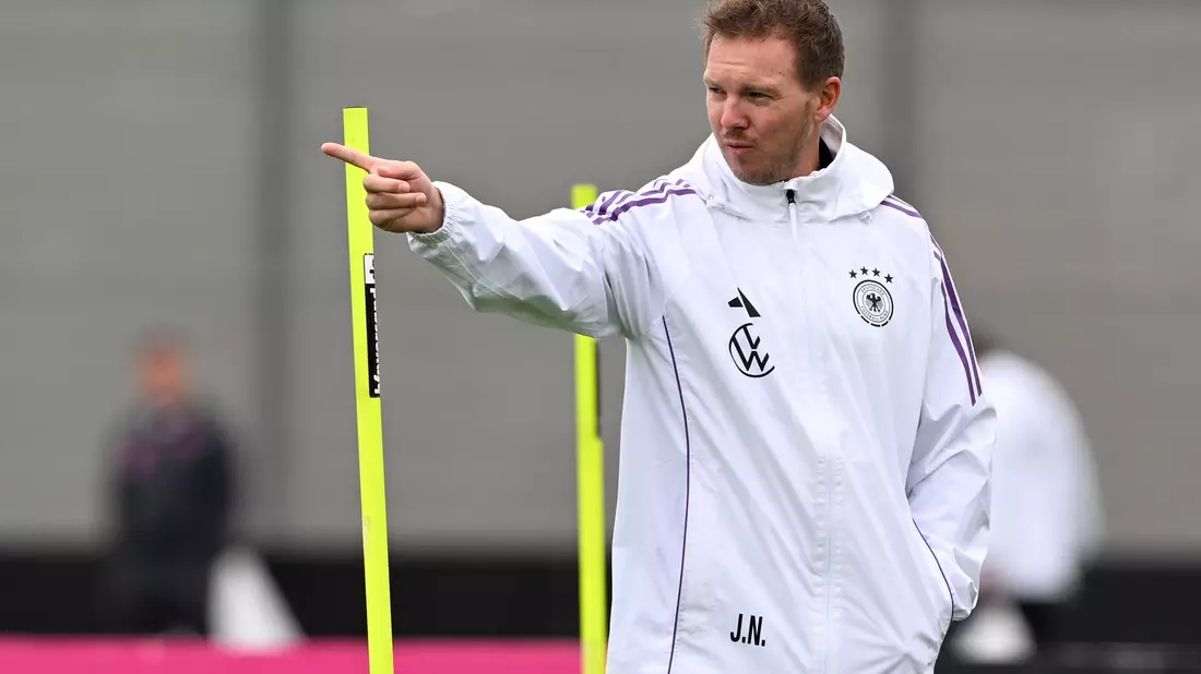 Wichtiger Rückkehrer: Nico Schlotterbeck wird in Sinsheim, wo er 2022 im DFB-Team debütierte, als Führungskraft gebraucht. - Bild: Federico Gambarini/dpa