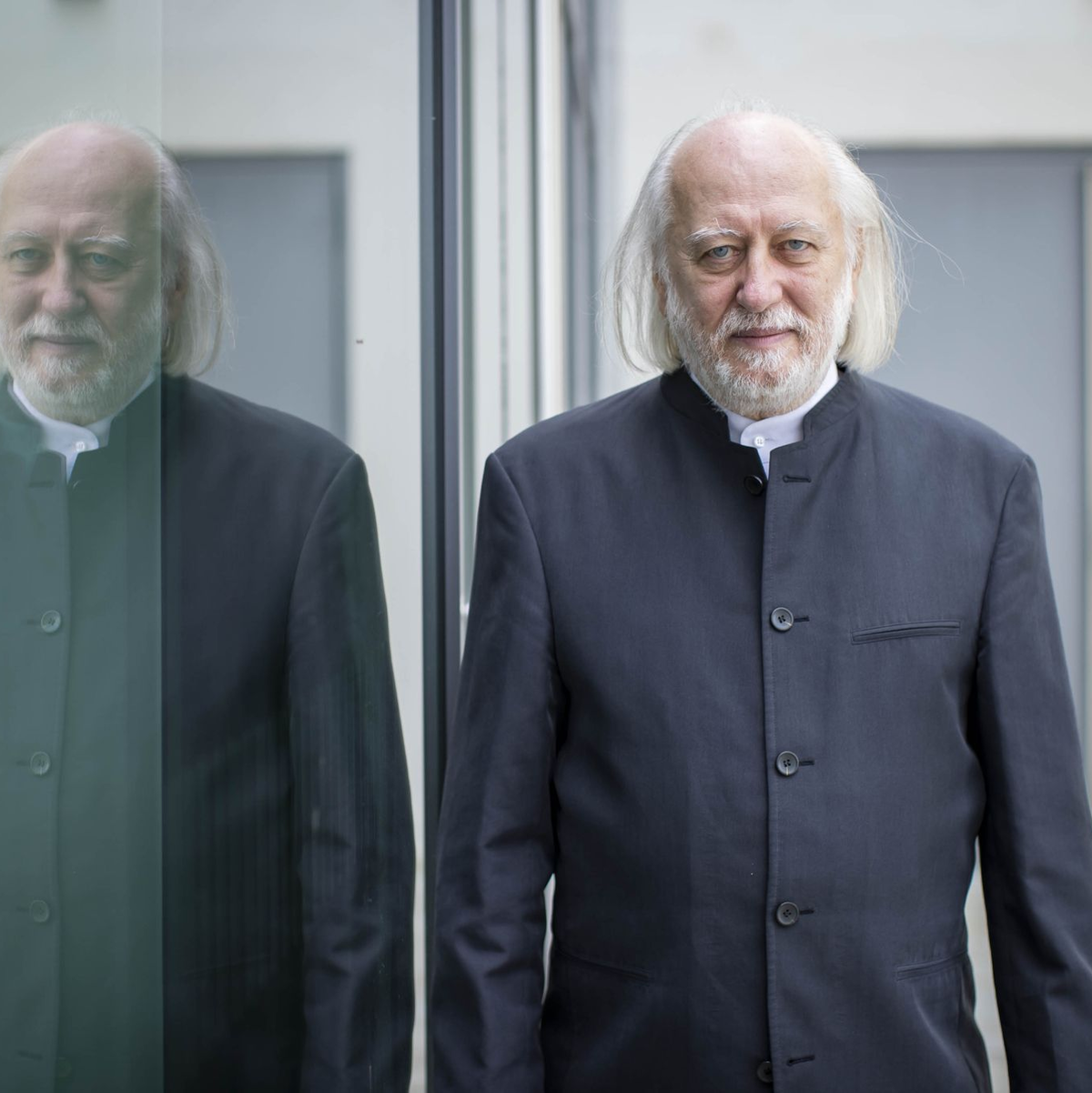 Vom Niedergang der Gesellschaft erzählt er seit Jahrzehnten - László Krasznahorkai (Archivbild).  - Foto: Neumayr/Leo/APA/dpa