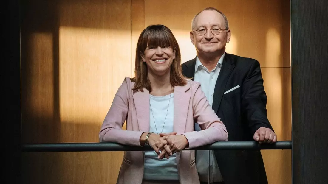 unter 3 - der phoenix-politik-podcast mit Erhard Scherfer - und neuer Co-Gastgeberin Julia Reuschenbach - Bild: presseportal.de