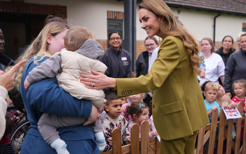 Kate beim Besuch einer Wohltätigkeitsorganisation in Oxford. - Foto: Kirsty Wigglesworth/POOL AP/AP/dpa