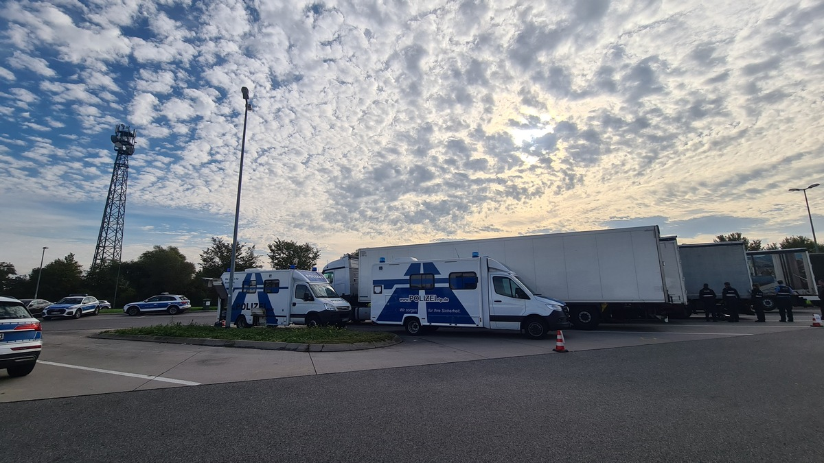 POL-PPRP: Länderübergreifende Kontrolle des gewerblichen Güterverkehrs - Foto: presseportal.de