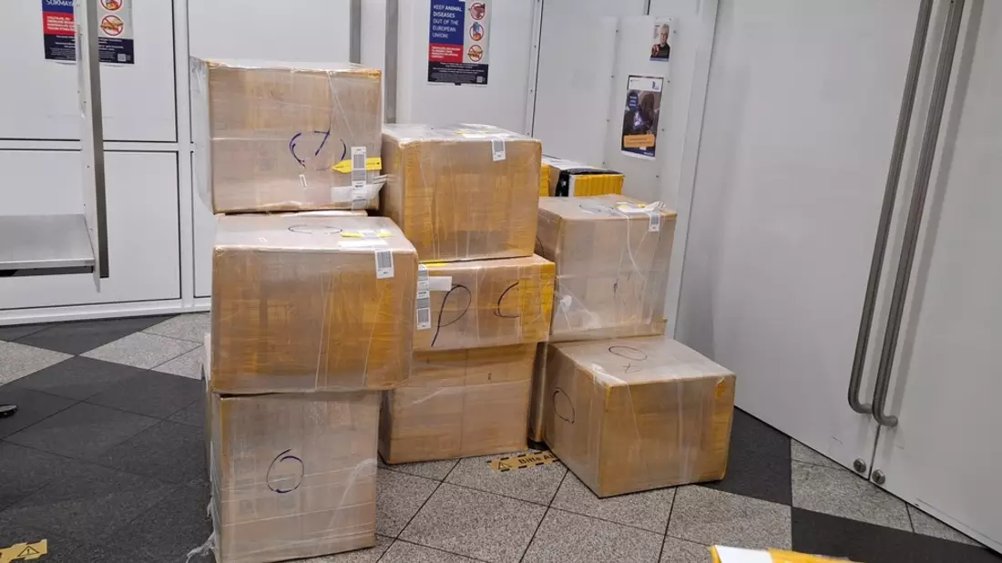 HZA-M: Rekordmenge an Zigaretten entdeckt 600.000 Stück Zigaretten wollte ein Ehepaar am Zoll vorbei schmuggeln - Bild: presseportal.de