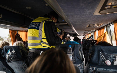 BPOLI-SB: Bundespolizei verhindert die trotz eines bestehenden Verbotes versuchte Einreise ins Bundesgebiet - Foto: presseportal.de