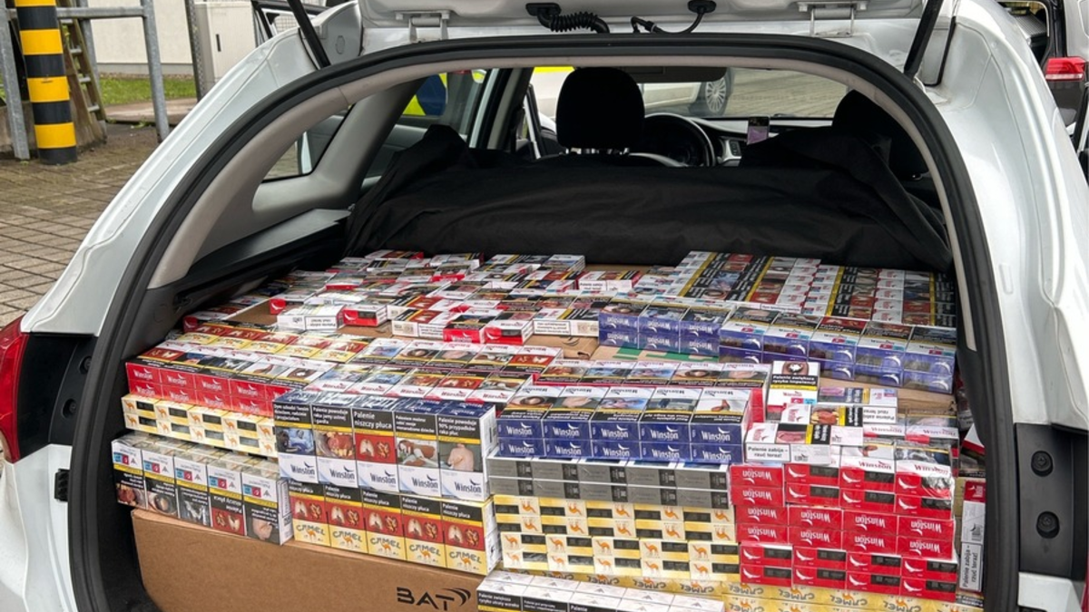 HZA-GI: Gießener Zoll deckt Schmuggelversuch auf - 83.600 Zigaretten entdeckt - Foto: presseportal.de