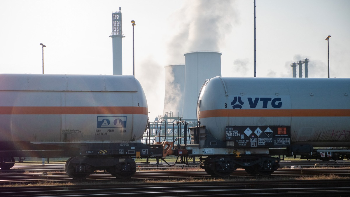 MDR-Doku „Leuna-Komplex – Stadt, Land, Werk“ blickt auf die Geschichte des größten Industriekomplexes Ostdeutschlands – Filmvorführung mit Dialog - Foto: presseportal.de