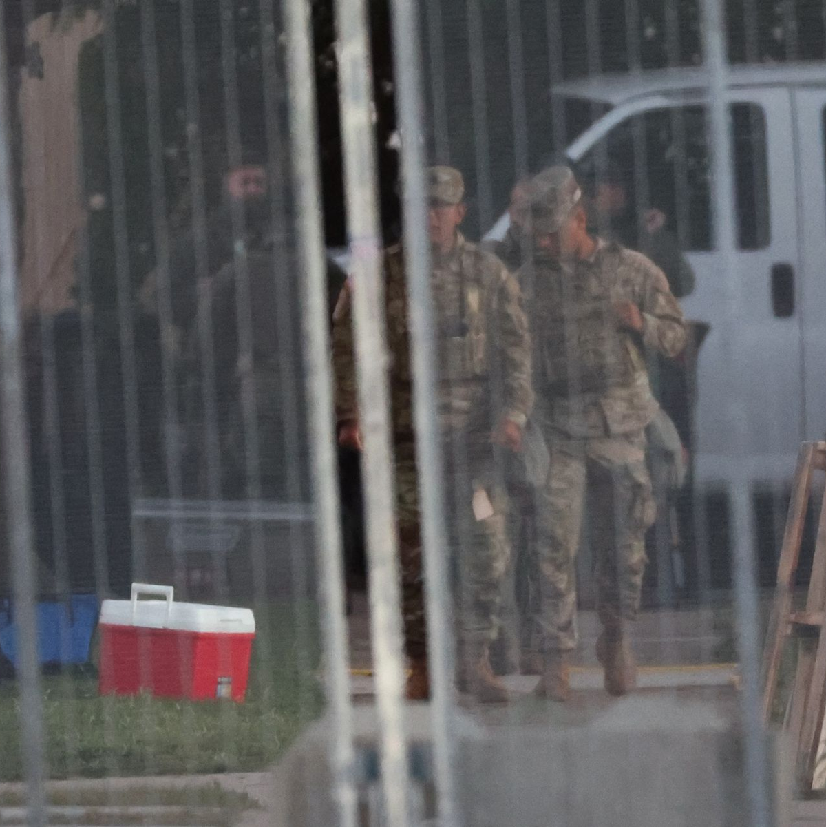 Laut US-Medien waren Nationalgardisten schon im Einsatz. - Foto: Talia Sprague/AP/dpa