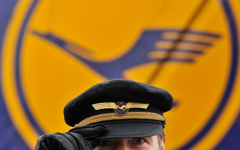 Die Pilotengewerkschaft VC Cockpit will der Lufthansa im Tarifstreit um die Altersversorgung mehr Zeit geben. (Archivbild) - Foto: picture alliance / Boris Roessler/dpa