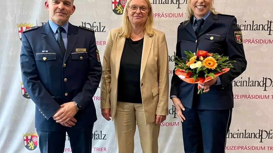 POL-PPTR: Polizeipräsidentin Anja Rakowski führte die neue Leiterin der Polizeidirektion Trier in ihr Amt ein - Bild: presseportal.de