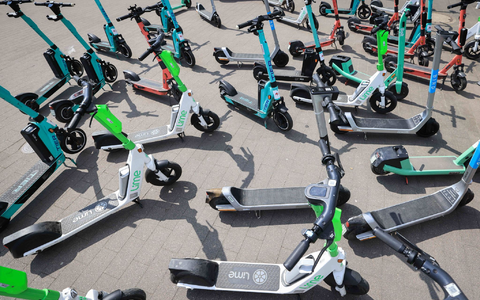 Zahlreiche E-Scooter in den Innenstädten: Auch die Unfallzahlen nehmen zu. - Foto: Christian Charisius/dpa/dpa-tmn