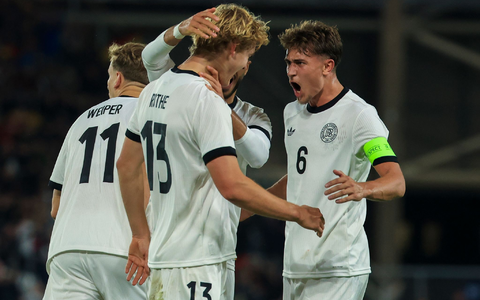 Muhammed Damar (l) sorgte für den Anschlusstreffer. - Foto: Jan Woitas/dpa Muhammed Damar (l) sorgte für den Anschlusstreffer. - Foto: Jan Woitas/dpa