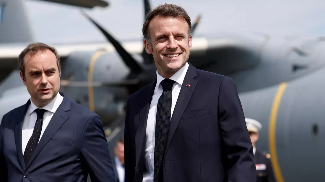 Macron gibt seinem Vertrauten Lecornu eine zweite Chance. (Archivbild) - Bild: Benoit Tessier/Reuters Pool/dpa