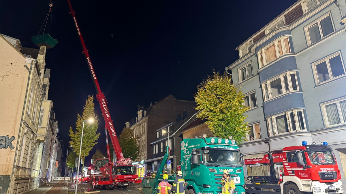 FW-EN: Teileinsturz eines Daches sorgt für Großeinsatz in Gevelsberg - Foto: presseportal.de