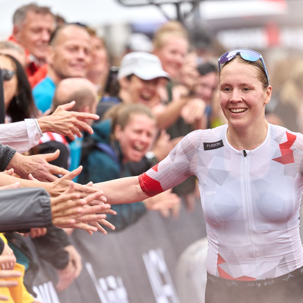 Sie schaffte die Sensation und gewann bei ihrem Debüt in Hawaii die WM. (Archivbild) - Foto: Georg Wendt/dpa